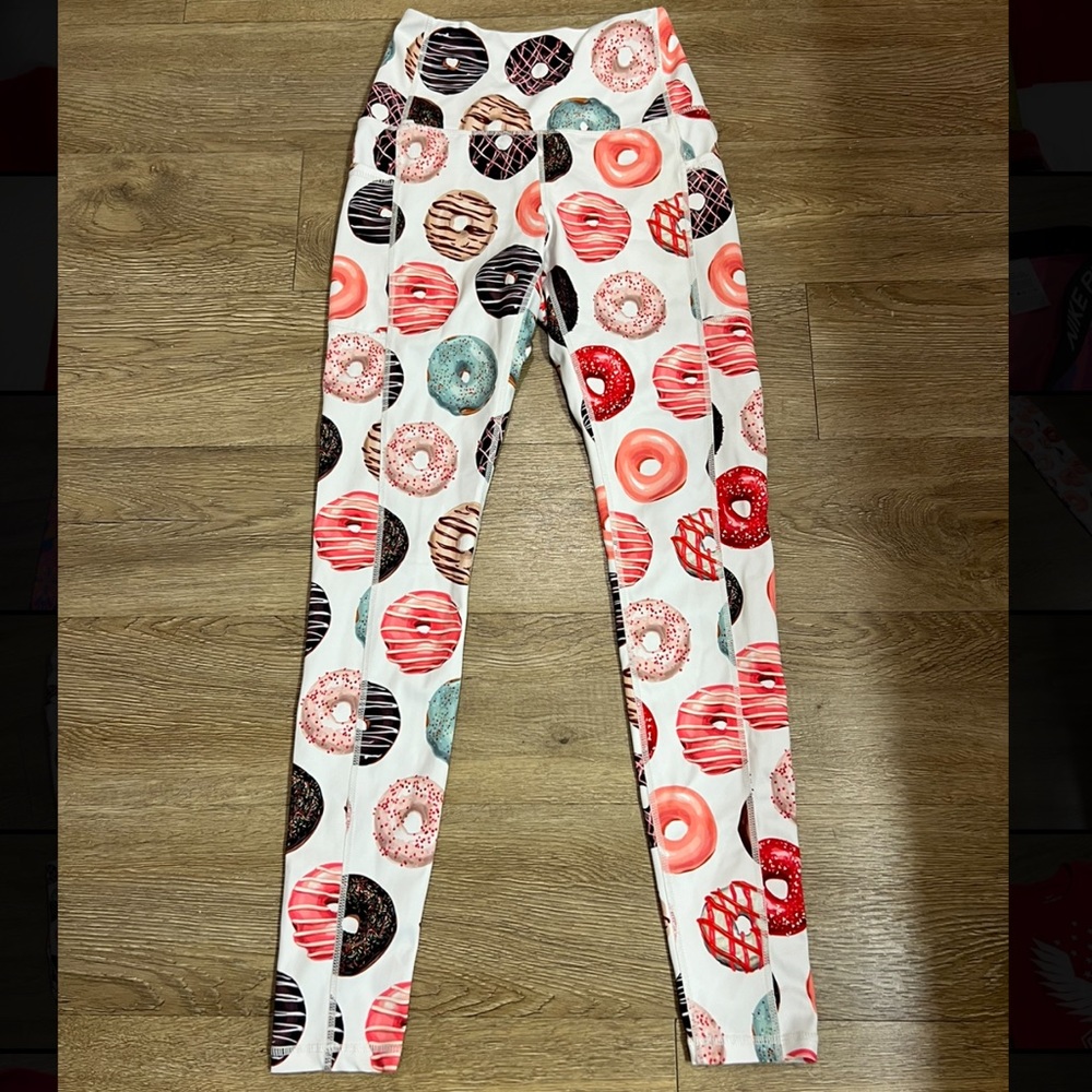Muscles & Donuts All Over Donut Print Leggings Womens Sz Small White
